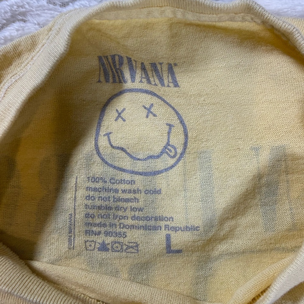 NIRVANA Yellow Smiley Face Tee - Picture 2 of 6